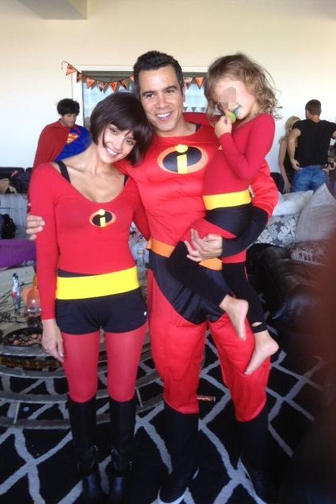 Jessica Alba com o marido e a filha | Os Invencíveis