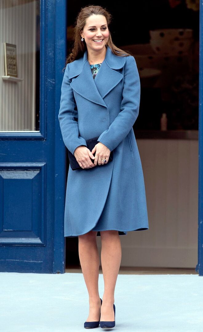 Com um casaco Sportmax e sapatos Jimmy Choo (fevereiro 2015)