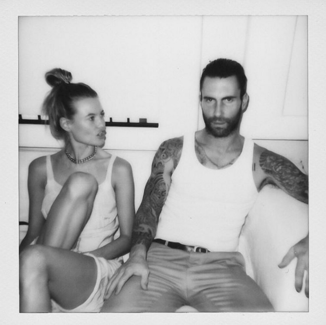 BEHATTI PRINSLOO | Behatti está numa relação com Adam Levine, vocalista dos Maroon 5, desde junho de 2012. O casal está agora à espera do segundo filho.