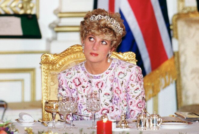 A princesa Diana seguia uma dieta restrita. Quando todos se aperceberam que sofria de bulimia, algumas coisas mudaram no menu do Palácio de Buckingham. Diana adorava peixe e comida saudável.