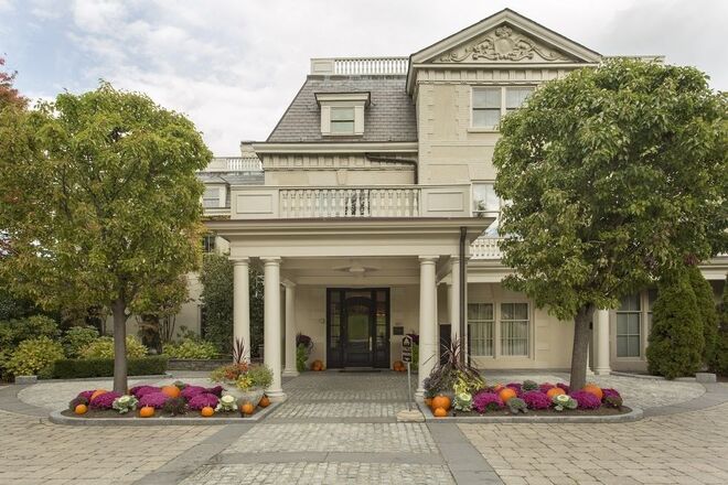 The Chanler, Newport (Rhode Island) | Esta casa foi construída para o congressista de Nova Iorque John Winthrop Chanler passar as suas férias em família, em 1865. A casa tem uma esplendorosa vista para o Oceano Atlântico e chegou a receber personalidades como o Presidente Theodore Roosevelt. 