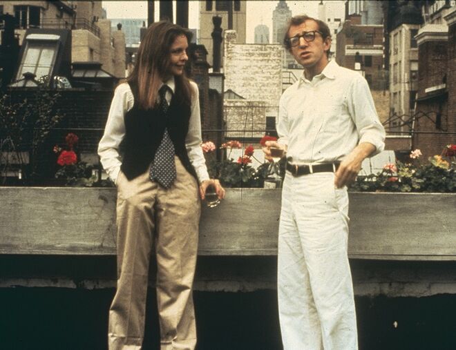 Annie Hall (1977) | Os looks masculinos nunca fizeram tanto sentido no guarda-roupa das mulheres como neste filme. Tudo, por ‘culpa’ da personagem de Diane Keaton (e da própria atriz, responsável por boa parte do seu guarda-roupa) e pela forma original como os vestia.