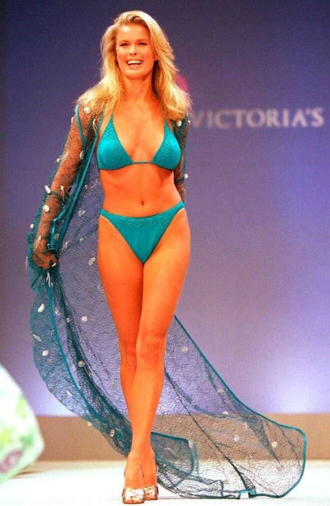 Vendela no desfile de 1997 no Hotel Plaza, em Nova Iorque.