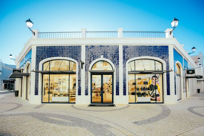 Loja da Furla no Freeport Fashion Outlet, em Alcochete