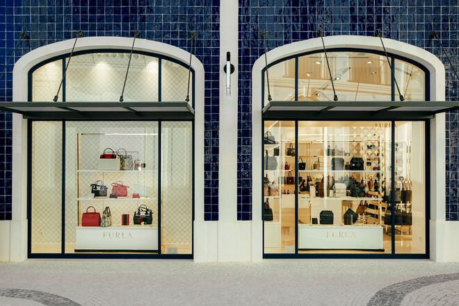Loja da Furla no Freeport Fashion Outlet, em Alcochete