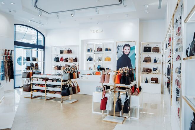 Loja da Furla no Freeport Fashion Outlet, em Alcochete