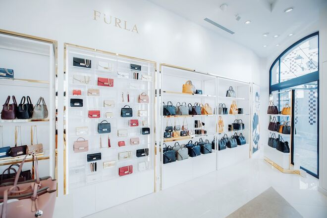 Loja da Furla no Freeport Fashion Outlet, em Alcochete