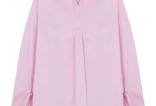 Blusa rosa às riscas com mangas de sino, €22,99