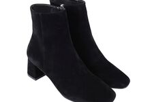 Botas pretas de veludo, €34,99
