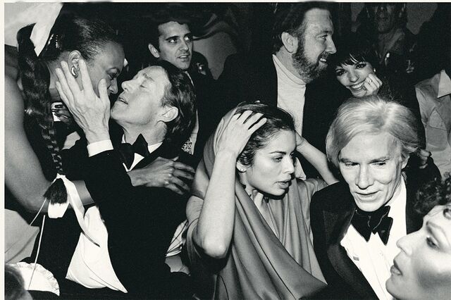 Com Halston e Andy Warhol no Studio 54