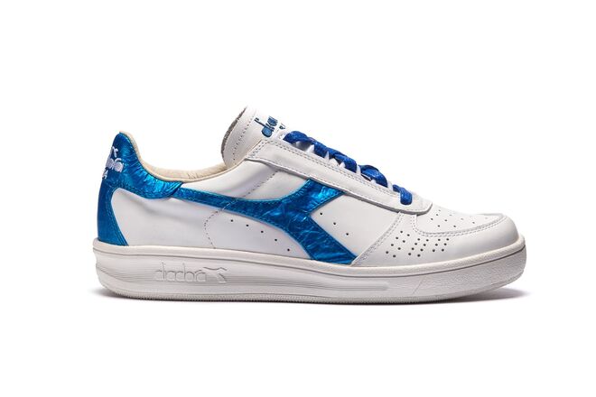 Os ténis brancos reinventados: Diadora (preço sob consulta)