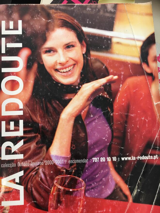 Catálogo português de 2000.