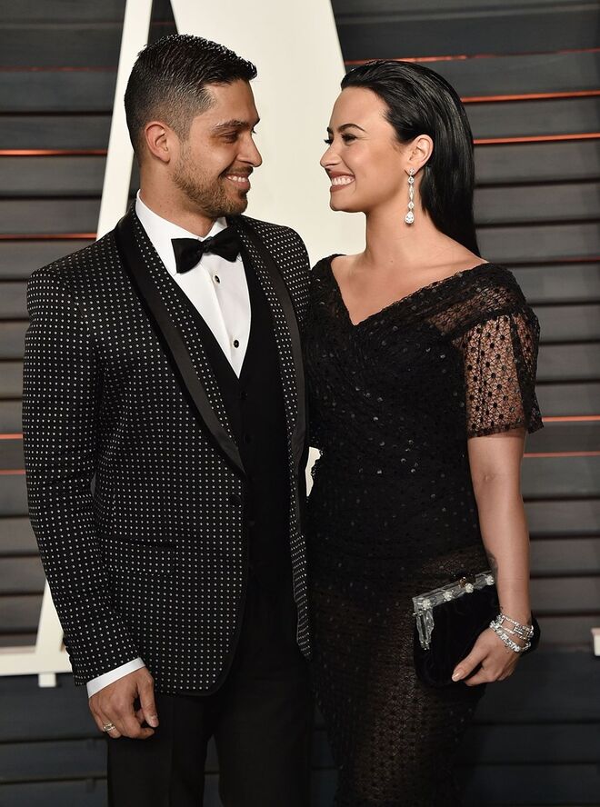 WILMER VALDERRAMA E DEMI LOVATO | Entre 2010 e 2016, juntaram-se e separaram-se por diversas vezes. Atualmente já não namoram. 