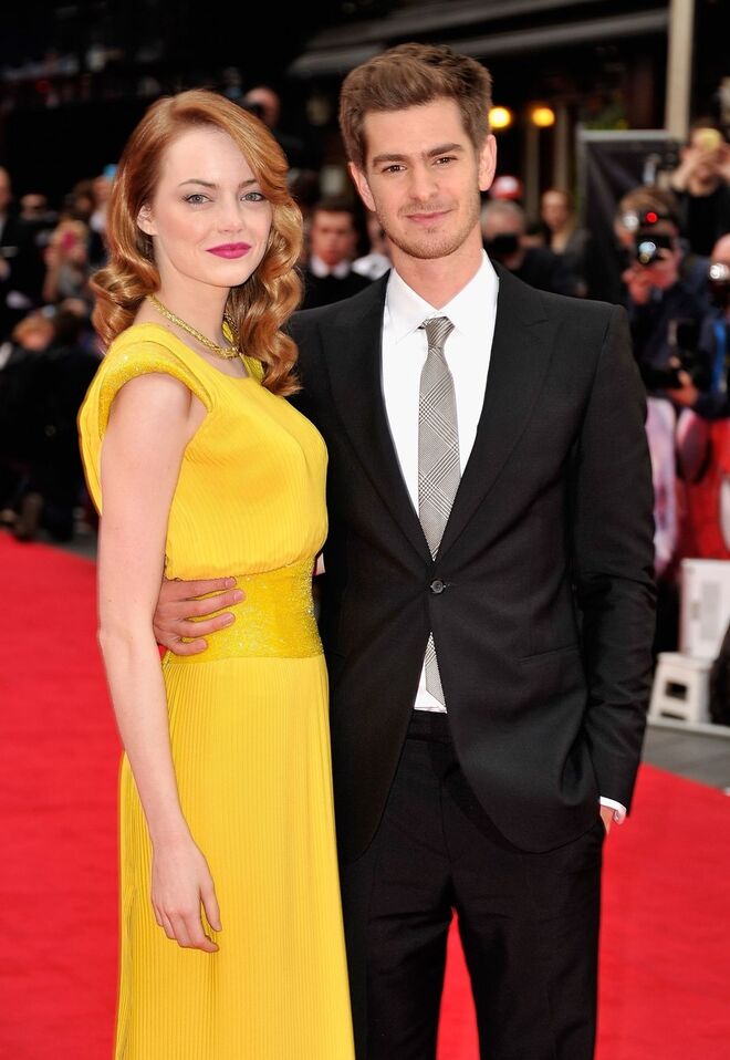 EMMA STONE E ANDREW GARFIELD | Conheceram-se em 2010, numa altura em que gravavam The Amazing Spider Man, mas só em 2011 começaram a surgir as primeiras notícias da relação de ambos. Em 2015 separaram-se e, apesar de nunca mais terem voltado a namorar, diz-se que durante alguns meses mantiveram uma relação em segredo. 
