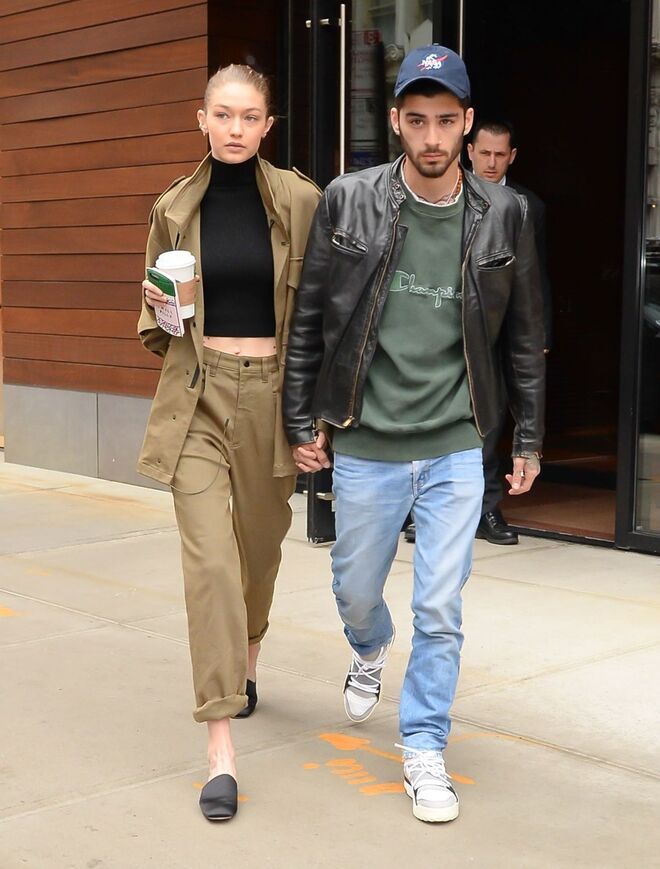 GIGI HADID E ZAYN MALIK | Começaram a namorar em 2015, mas separaram-se em junho de 2016. Nesse mesmo mês voltaram a ser vistos de mãos dadas pelas ruas de Nova Iorque. Estão juntos até hoje.