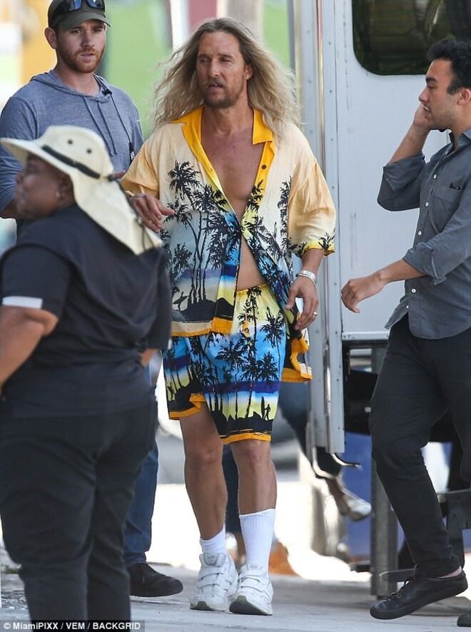 MATTHEW MCCONAUGHEY | Para o seu papel na nova comédia The Beach Bum, o ator ganhou peso, deixou a barba crescer e usa uma peruca loira.