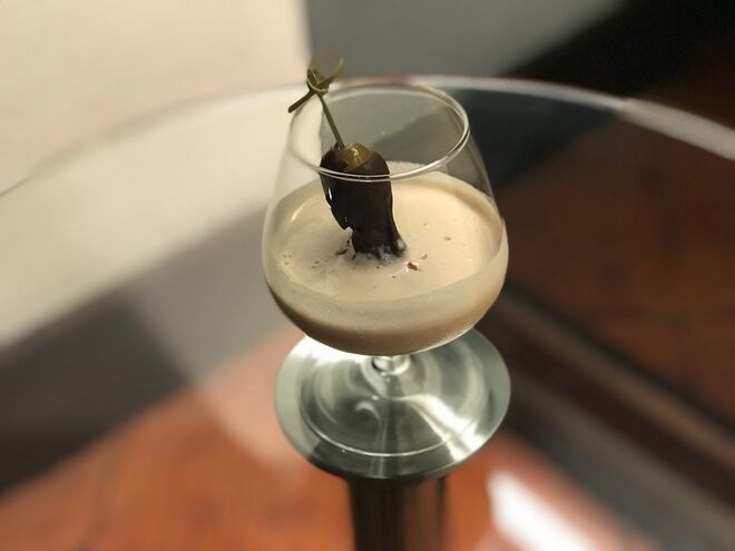 Saborear cocktails inspirados em espiões: Sir Francis