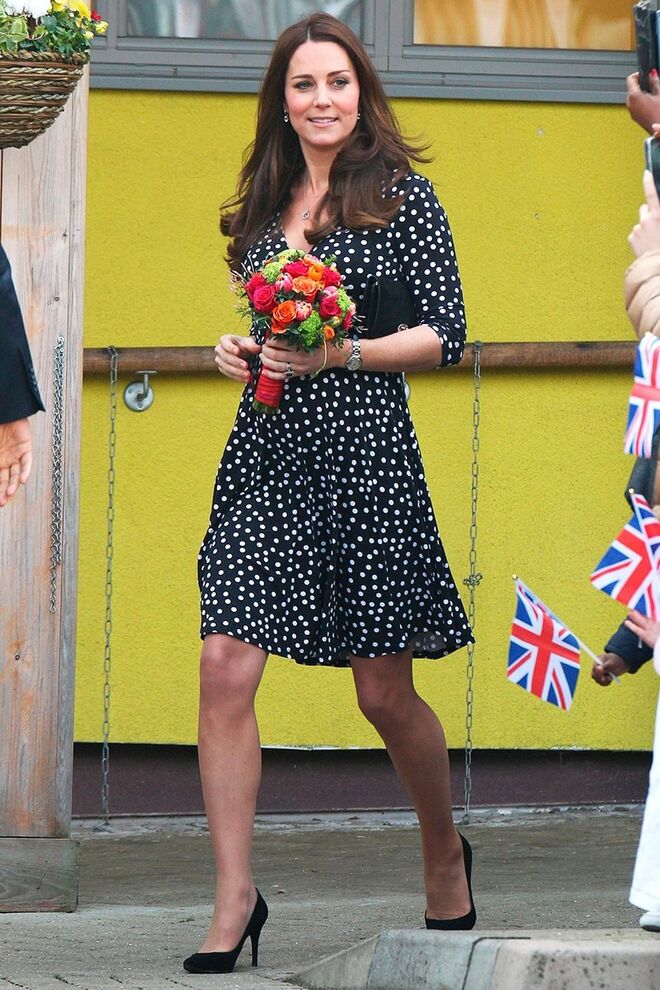 Com um vestido da ASOS (março 2015)