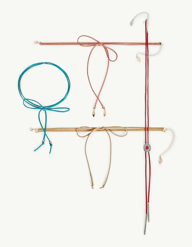 Colares, €7,95, Stradivarius