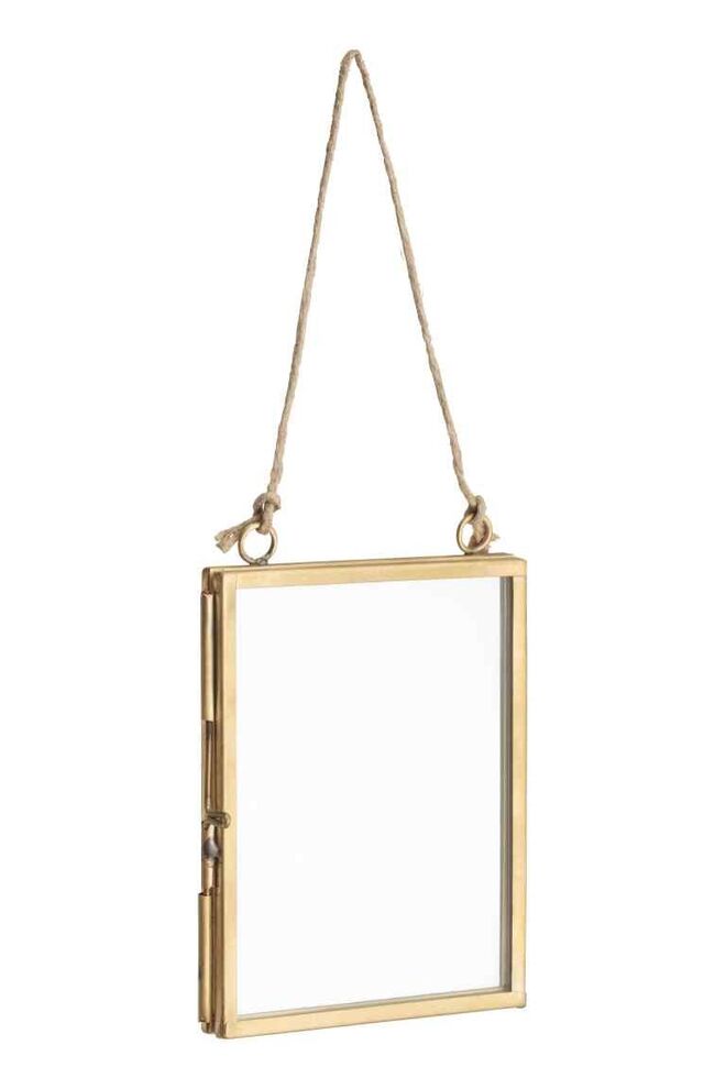 Moldura, €7,99, H&M