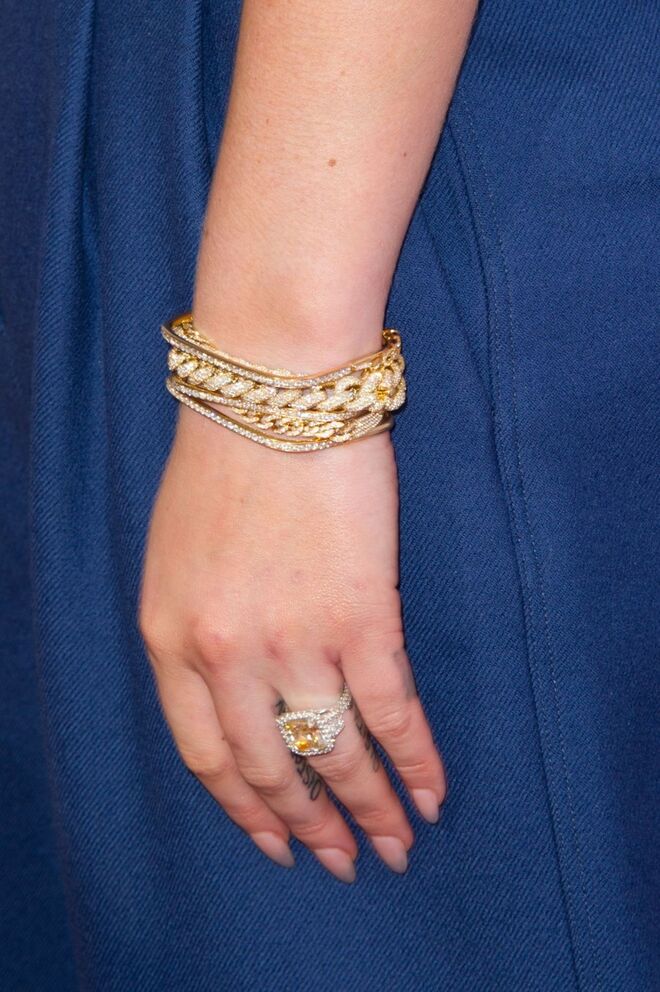 IGGY AZALEA | Antes da separação, Nick Young ofereceu este anel de 500 mil dólares à cantora.