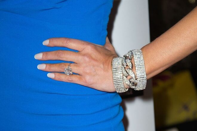 MELANIA TRUMP | O Presidente dos Estados Unidos não faz por menos e resolveu oferecer este anel de 3 milhões de dólares à atual mulher.