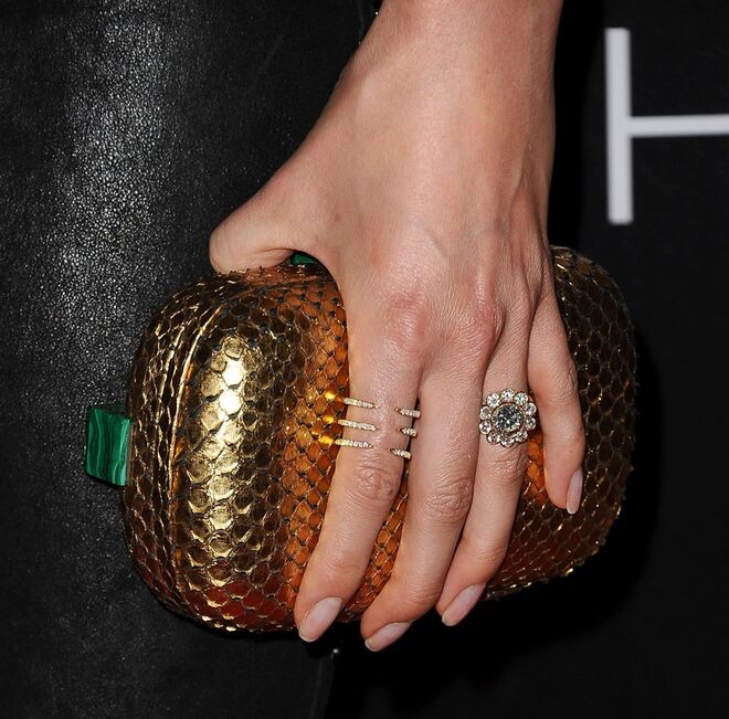 NIKKI REED | Ian Somerhalder ofereceu este anel avaliado em 75 mil dólares.