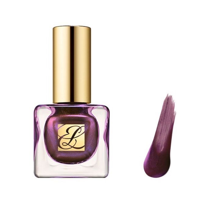Verniz Pure Color Nail Lacquer no tom Black Plum, 9 ml, €21,01, Estée Lauder