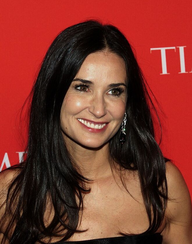 DEMI MOORE | A rotina de detox da atriz envolve voar até à Áustria para fazer um tratamento onde sanguessugas treinadas lhe retiram as toxinas do sangue.