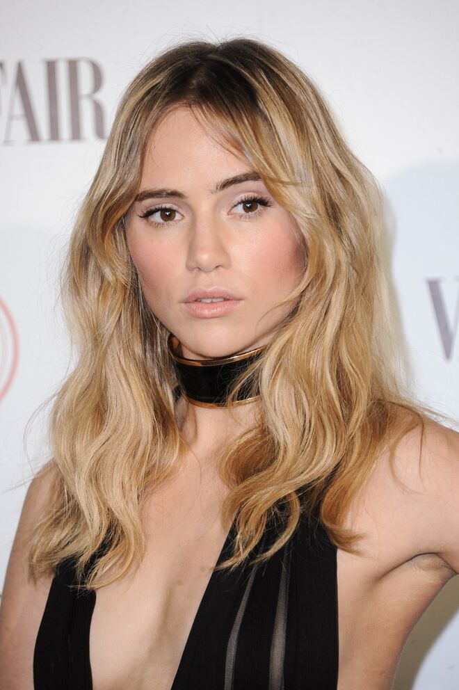 SUKI WATERHOUSE | Para dar volume ao cabelo, a modelo costuma lavá-lo com Coca-Cola antes de usar champô.