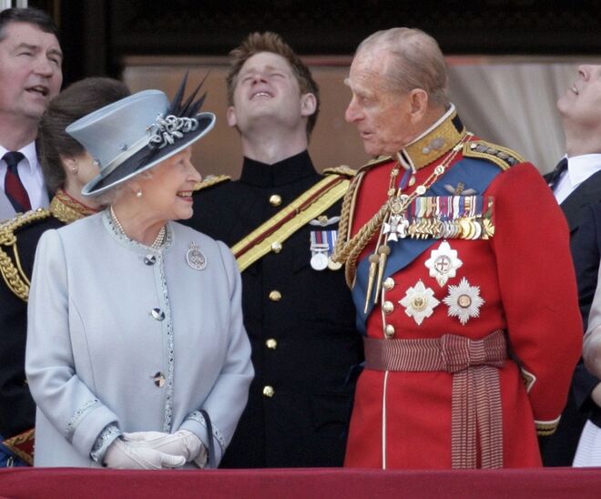 Junho 2011 | Durante os festejos do Trooping the Colour, na varanda do Palácio de Buckingham.