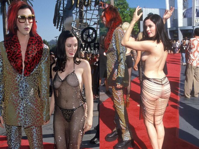ROSE MCGOWAN | O vestido de McGowan foi a grande sensação dos MTV VMA em 1998. A parte da frente era completamente transparente e a parte de trás estava unida por pequenos fios de tecido.