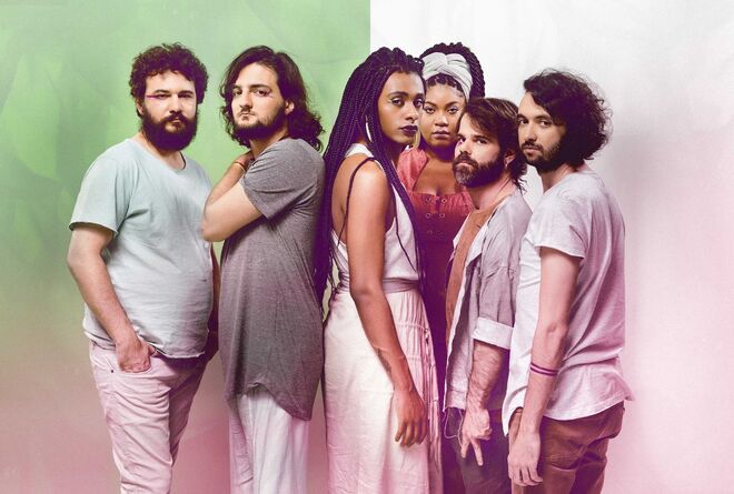 Liniker e os Caramelows