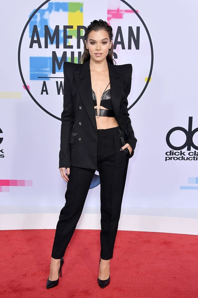 Hailee Steinfeld, em Mugler