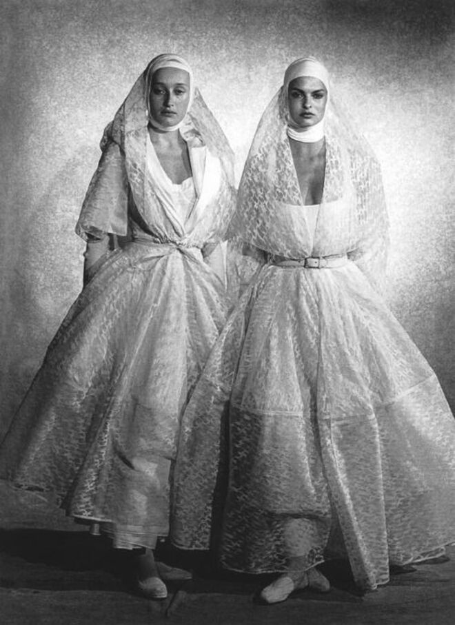 Marie-Sophie Wilson & Linda Evangelista por Peter Lindbergh. Campanha Primavera-Verão 1988, Azzedine Alaïa