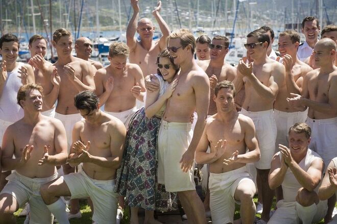 Princesa Elizabeth com o Príncipe Philip (Matt Smith) | Temporada 1, Episódio 1