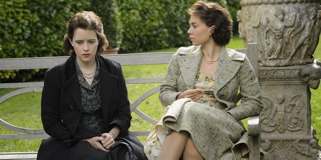 Rainha Elizabeth II e a Princesa Margarida nos jardins do Buckingham Palace | Temporada 1, Episódio 6