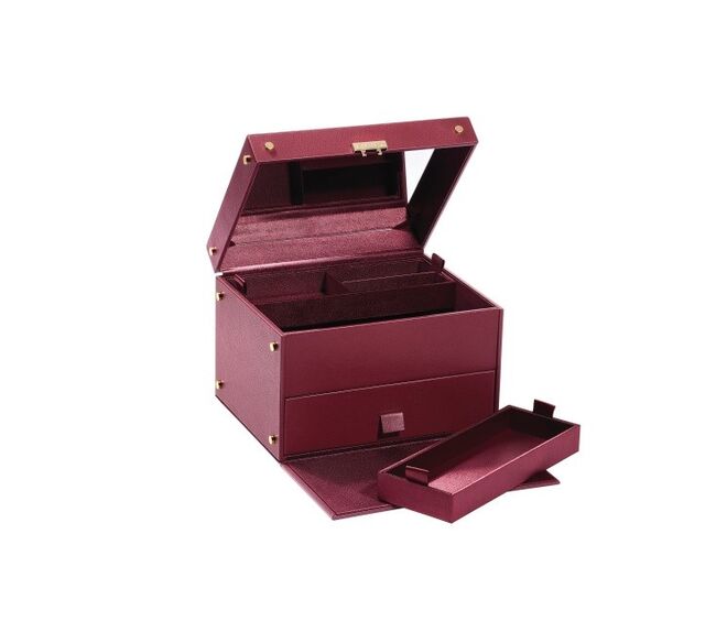 Deluxe Beauty Trunk, €300, Bobbi Brown