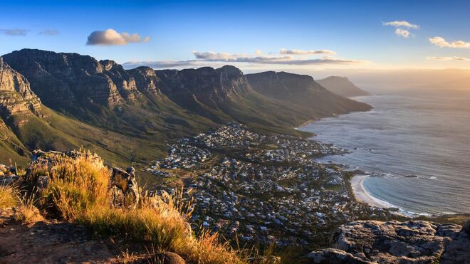 ÁFRICA DO SUL | Adam Levine e Behatti Prinsloo escolheram a África do Sul para passar a sua lua-de-mel, assim como Blake Lively e Ryan Reynolds. As férias do casal de atores foram curtas porque Reynolds tinha de regressar às gravações de um filme, mas voaram pouco depois até às Caraíbas para festejar o primeiro aniversário de casamento.