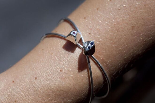 JOANA MOTA CAPITÃO, NO EL CORTE INGLÉS E NA MINTYSQUARE | A marca Joana Mota Capitão Jewellery nasceu  em  maio  de  2012 e baseia-se no cruzamento de elementos orgânicos com referências geométricas. Explora uma linguagem depurada com jogos de volumes. joanamotacapitao.com