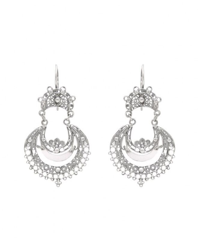 PORTUGAL JEWELS, NO EL CORTE INGLÉS | Recupera técnicas e desenhos tradicionais da joalharia portuguesa e reinventa-os através de uma abordagem contemporânea, criando peças intemporais que atravessam gerações. portugaljewels.com