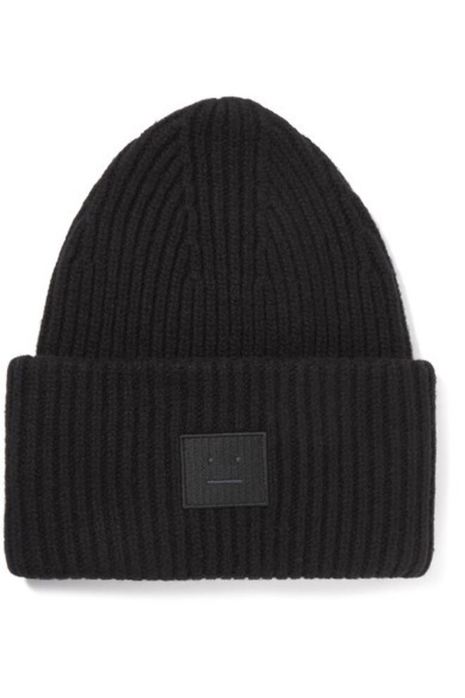 Gorro, €120, Acne Studios