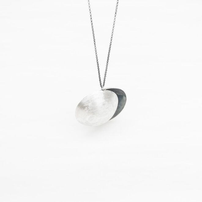 €155, Lia Gonçalves