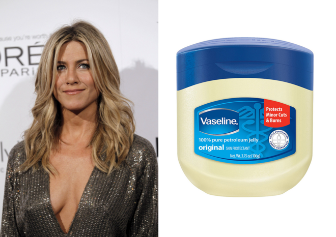 JENNIFER ANISTON | Para umas pestanas fortes e longas, Jennifer Aniston usa religiosamente vaselina para ajudar a hidratar as pestanas. Olivia Palermo usa o mesmo produto para tirar a maquilhagem todas as noites (€2,99).