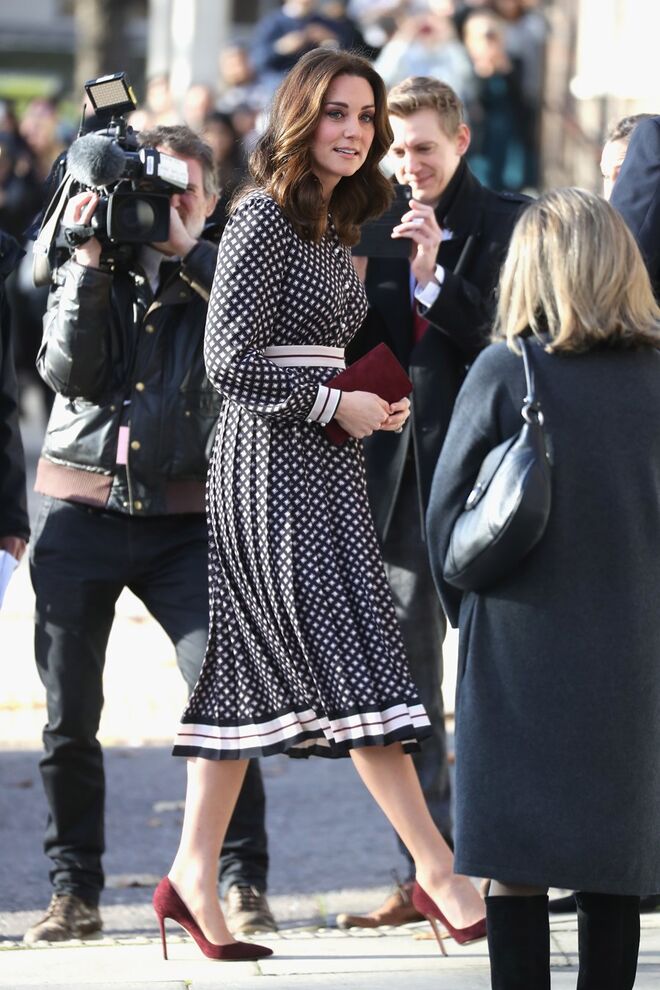 Em visita ao Foundling Museum, em Londres, com um vestido Kate Spade.