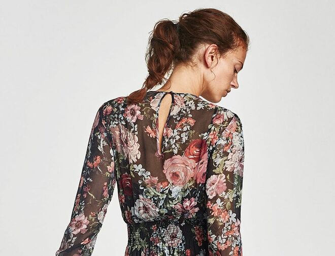 Rabo de cavalo com uma trança meio desfeita.