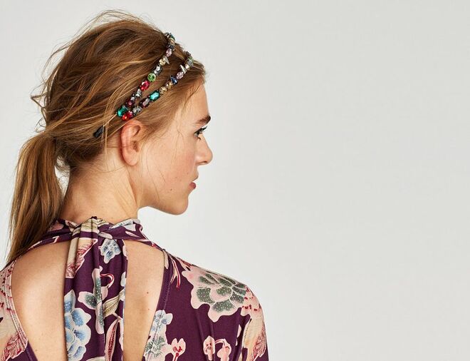 Apanhado com diadema.