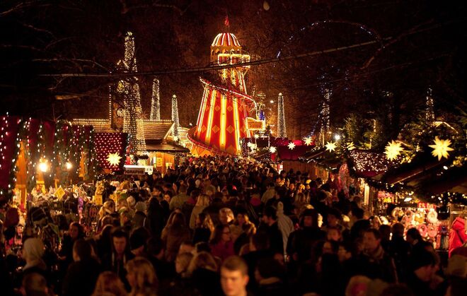 Winter Wonderland, Londres, Reino Unido | Apesar de o mercado de South Bank ser um dos mais populares à beira do rio Tamisa, este Winter Wonderland rouba todas as atenções em Hyde Park, tornando-se irresistível pelas diferentes atrações, da alimentação às diversões. De 17 de novembro a 1 de janeiro