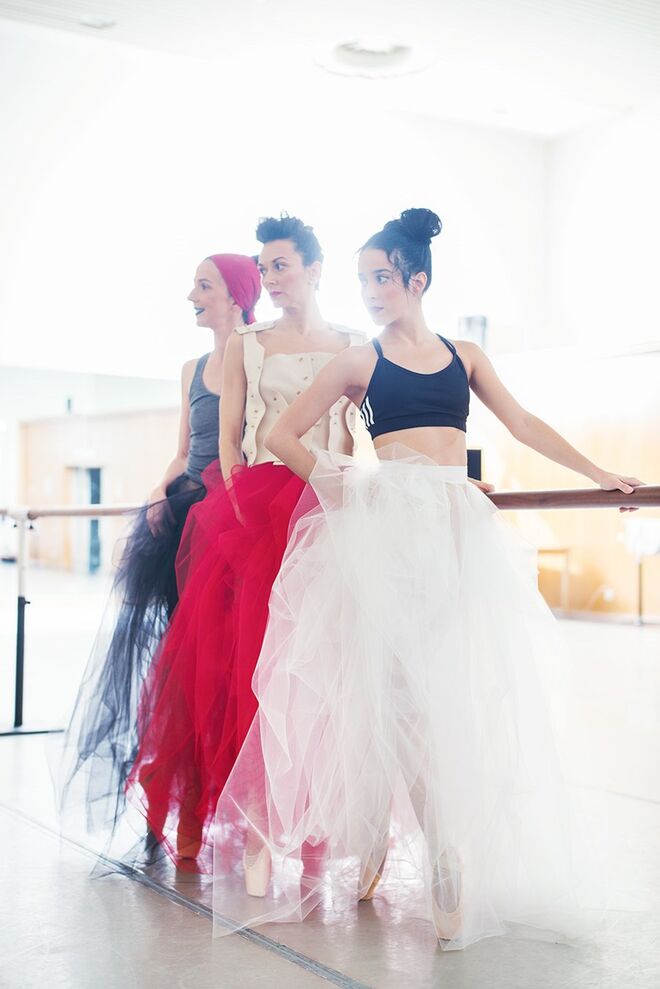 Solange Melo: top Intimissimi. Henriett Ventura: corpete Storytailors. Isadora Valero: top Adidas. Saias em tule Storytailors.