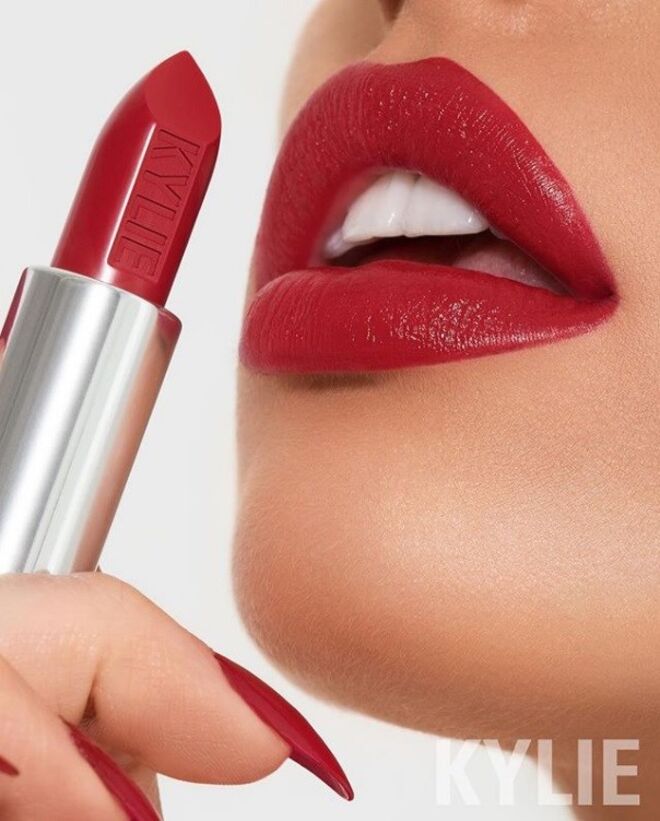 Silver Series Lipstick Line no tom Pomegranate, Kylie Cosmetics 